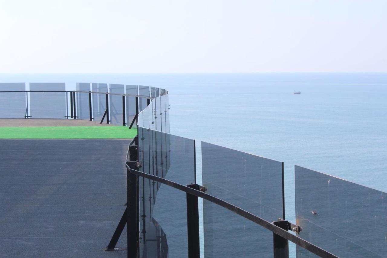 Apartment On The Back Sea Batumi Exterior photo