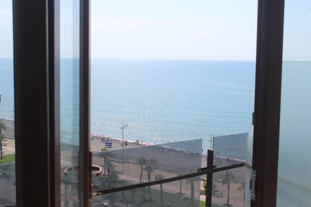 Apartment On The Back Sea Batumi Exterior photo
